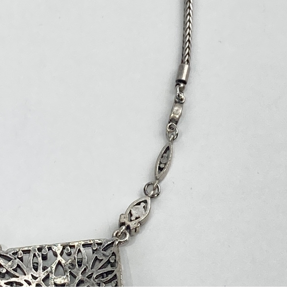 VTG black and silver tone necklace with a square pendant - Picture 10 of 11